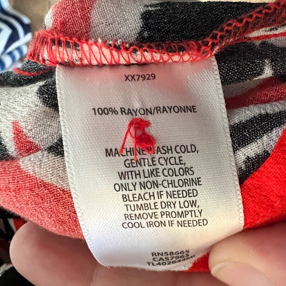 Nordstrom LEITH Red White Black Floral Print Crop Flyaway Top Size XL - Picture 8 of 10